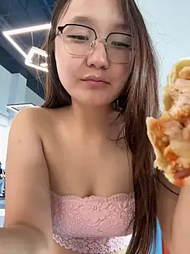 KissMeEva's Live Sex Cam Show