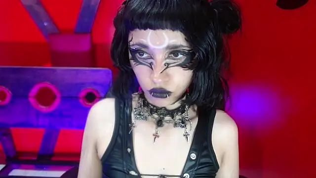bathoryariax's Live Sex Cam Show