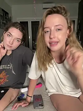 Nura_n_Sarah's Webcam Show