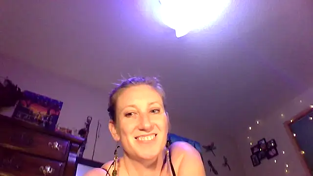lilyhornyhousewife's Webcam Show
