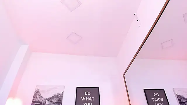 madison_horny_'s Webcam Show