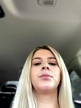 Love_Bri's Webcam Show