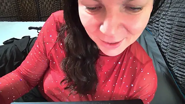 PlayfulcurvyyMilf's Live Sex Cam Show