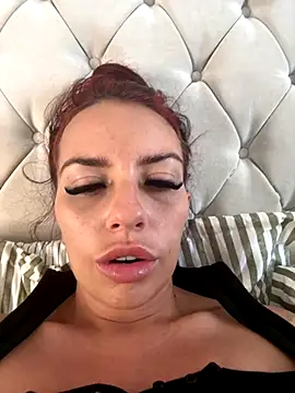BELLABLACKXUK's Webcam Show