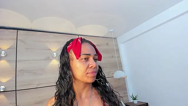 martina_touss' Webcam Show