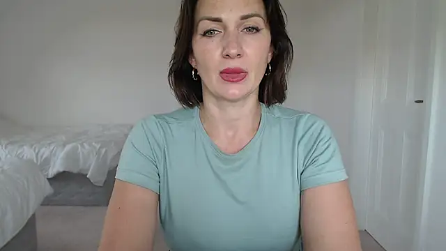 Mallinia's Live Sex Cam Show