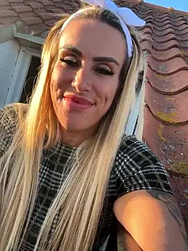 poppyinga1's Live Sex Cam Show