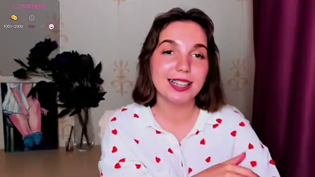 KindHazelHere_'s Webcam Show