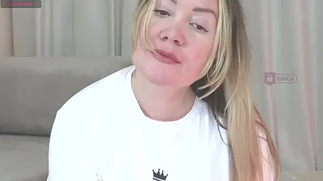 Elyaa's Webcam Show