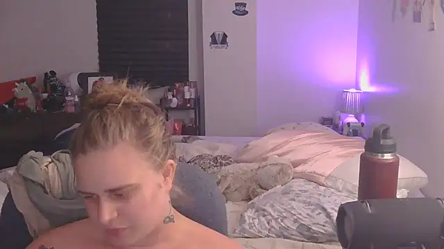 Sexyblonde12344's Webcam Show