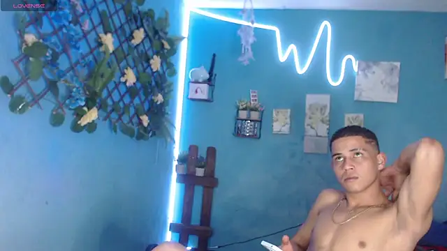 lorenzo_vasiri's Webcam Show