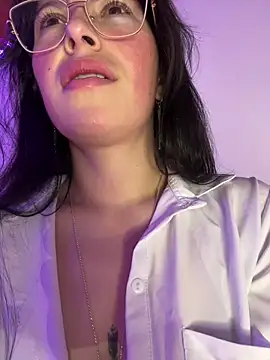 MiaSalinas webcam show