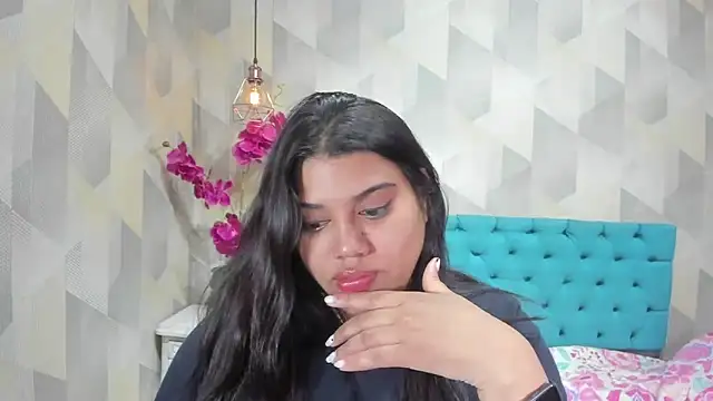 LindaBreeS webcam show
