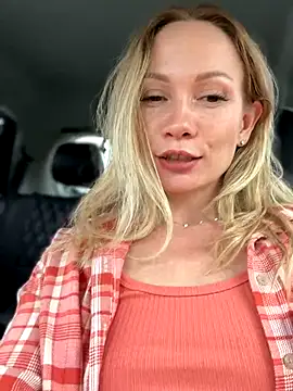 LavenderHot's Webcam Show