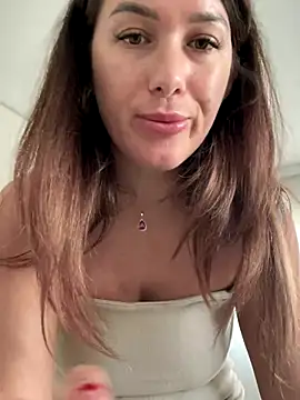 HotXMom's Webcam Show