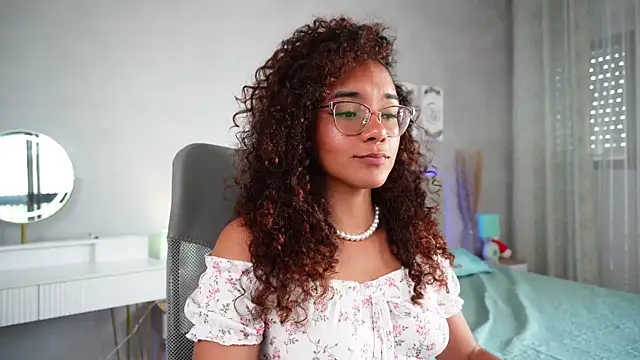 Taylor_Tina Show in webcam