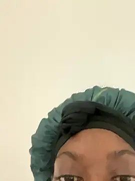 Luckychocolate98's Webcam Show