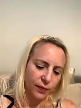 Ellie_Mai's Webcam Show