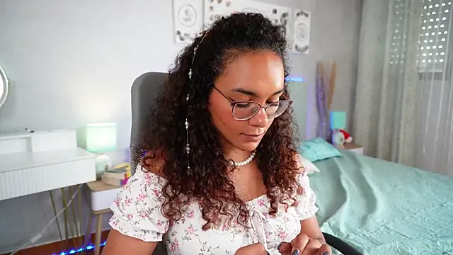 Taylor_Tina Show in webcam