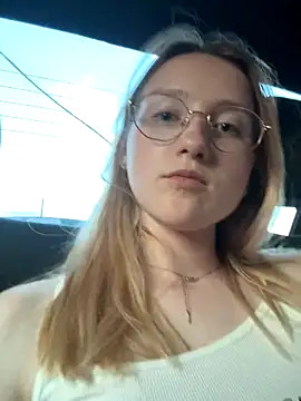 EmilyMood's Webcam Show