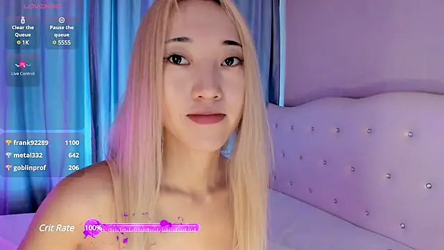 kittydollplay18's Webcam Show