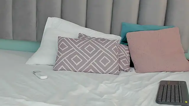 Mia_amaya's Webcam Show