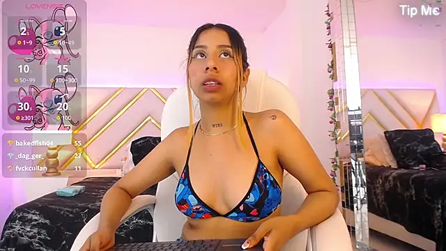 laila_stilwiills' Webcam Show