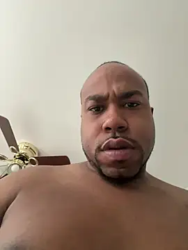sexykmrbigdick's Webcam Show
