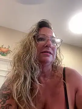 Aleesa_milfxo's Webcam Show
