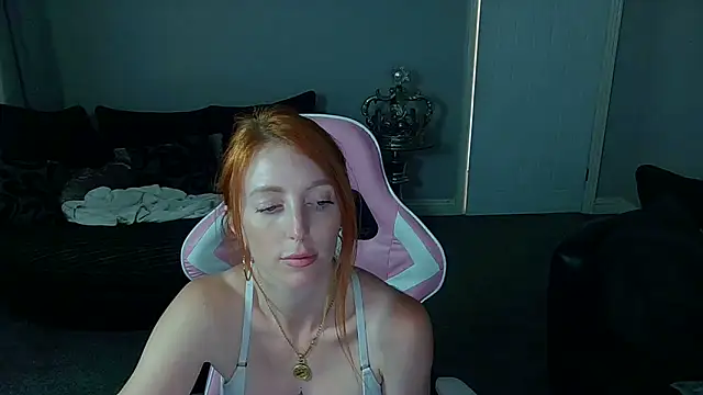 Red_firesquirt's Live Chat Room