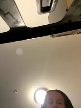 sabrina2335's Live Sex Cam Show