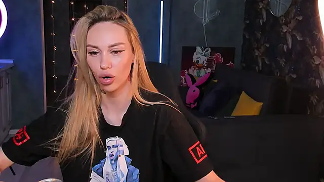 Blckmirrorr's Webcam Show