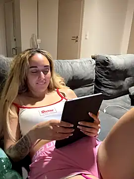 BlondBellaxxx's Webcam Show