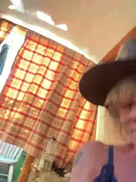 ladyboatlady's Live Sex Cam Show