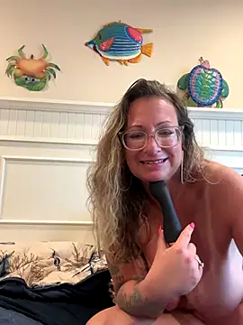 Aleesa_milfxo's Live Sex Cam Show