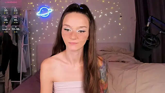 HottieEVER's Webcam Show