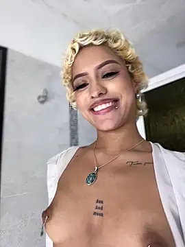 MystiqueXXX's Live Sex Cam Show