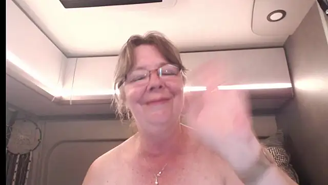 Milfi2020's Live Sex Cam Show