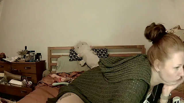 AvaFox_x's Live Sex Cam Show
