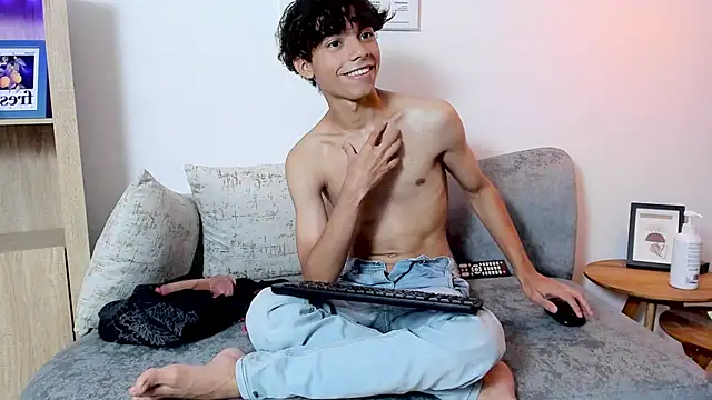 Honeymoon_sariel's Webcam Show