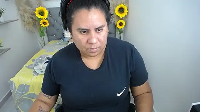 hotlesby4uxxx's Live Sex Cam Show