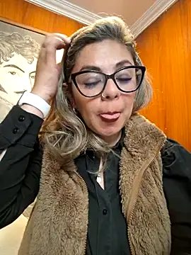 _Cata-Office1's Live Sex Cam Show