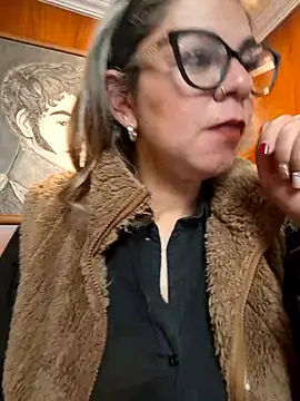 _Cata-Office1's Live Sex Cam Show