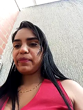 Sara-77's Live Sex Cam Show