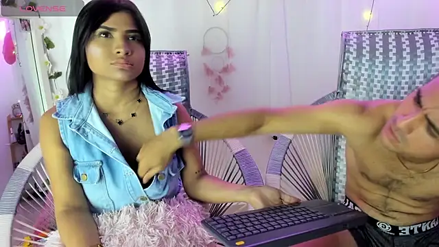 catalina_and_roger's Live Sex Cam Show