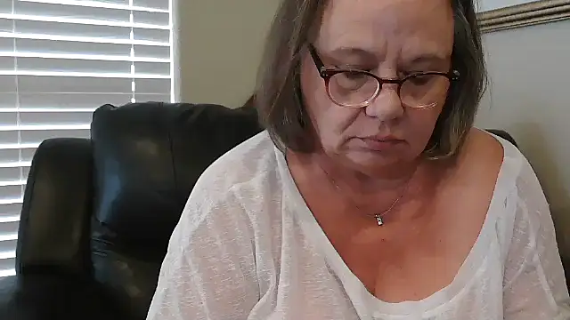 BustyAnnie's Live Sex Cam Show