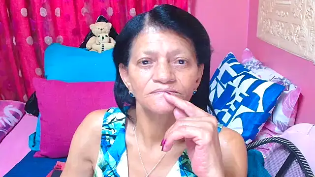 SLUTTYROXY's Live Sex Cam Show