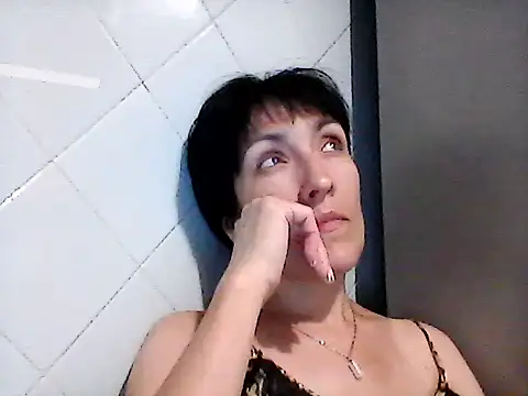 SunnyAmorre's Webcam Show
