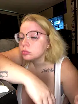 Blondiee_x's Webcam Show