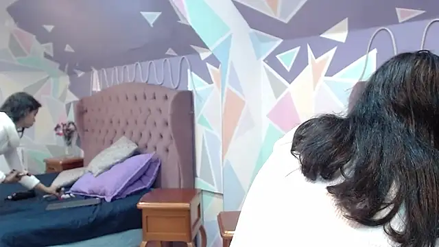 CloeyGraweing's Live Sex Cam Show